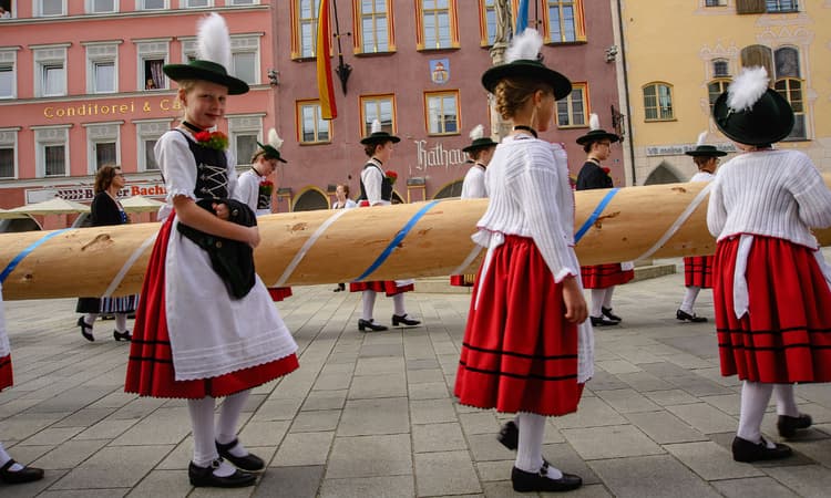 Ways to celebrate May Day in Germany