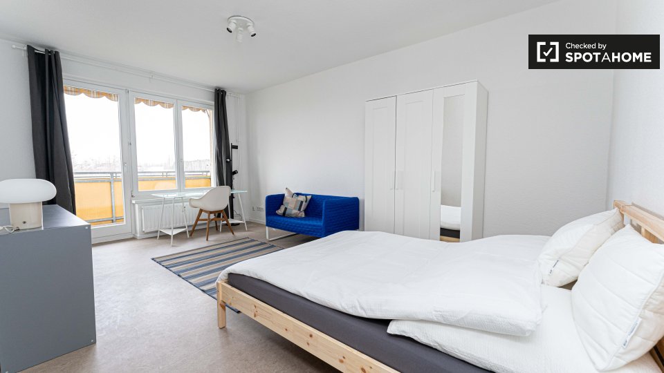 Room, Neltestraße, Berlin
