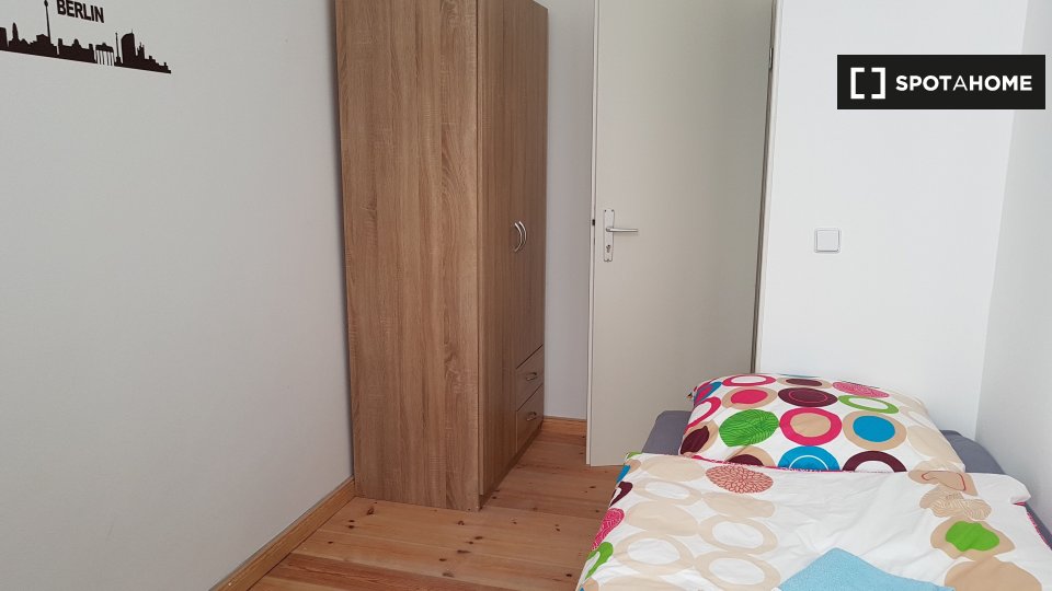 Room, Hauptstraße, Berlin