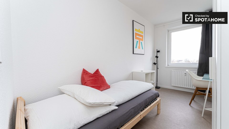 Room, Neltestraße, Berlin