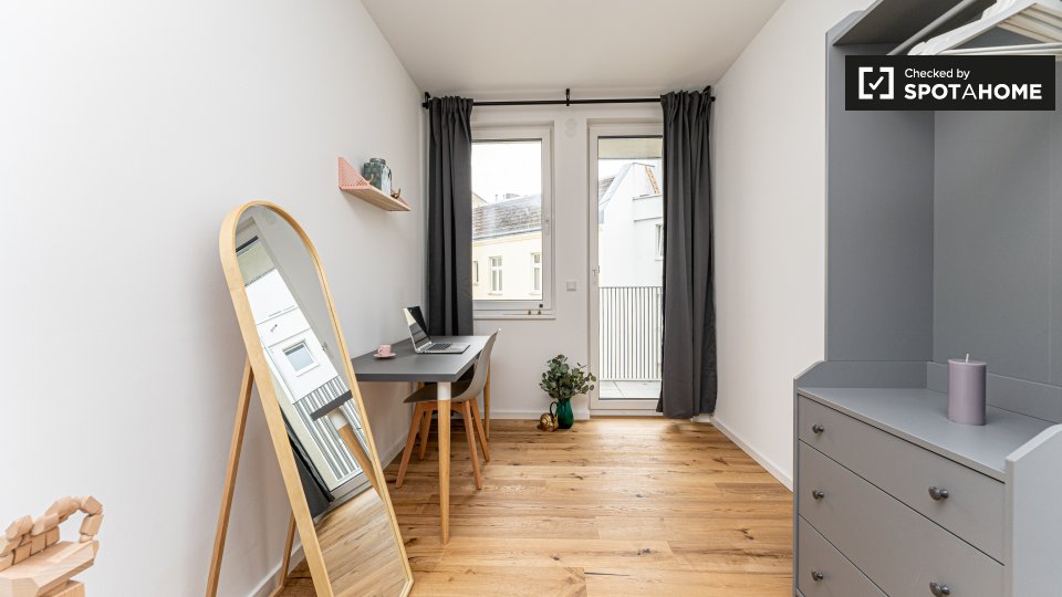 Room, Cunostraße, Berlin