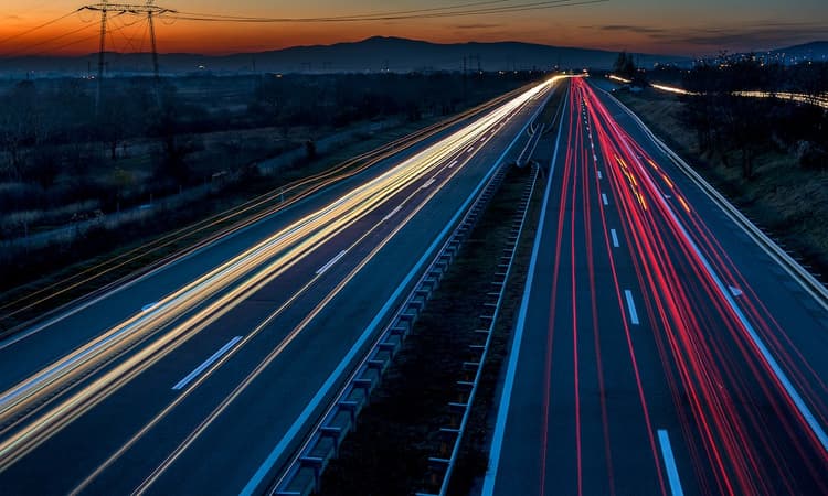 German police to investigate Autobahn speedster driving at 417km / h