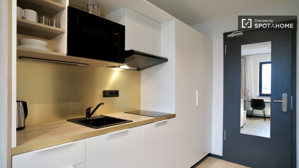 Apartment, Pestalozzistraße-8, Berlin