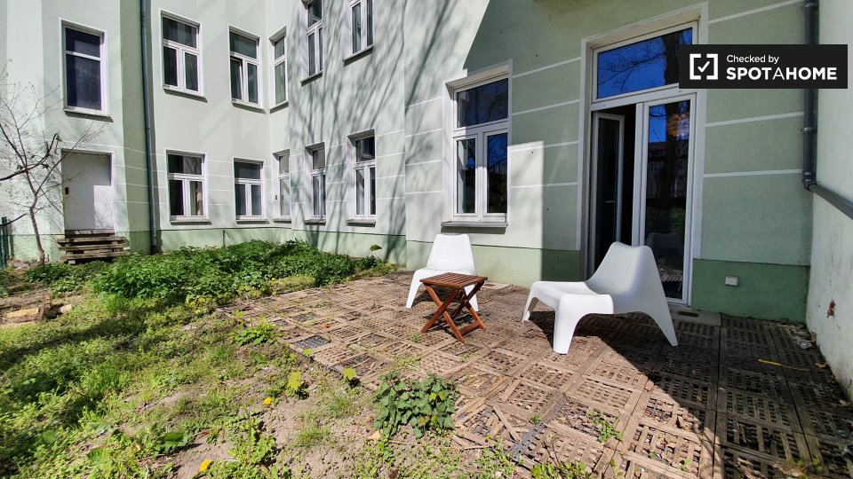 Room, Weimarische Str., Berlin