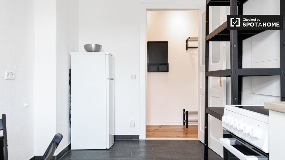 Room, Plönzeile, Berlin