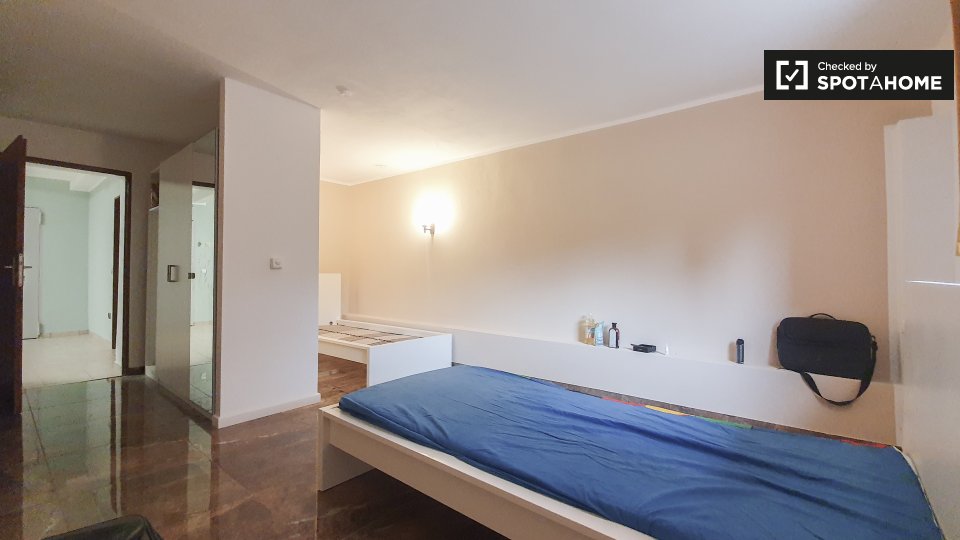 Room, Pfabener Weg, Berlin
