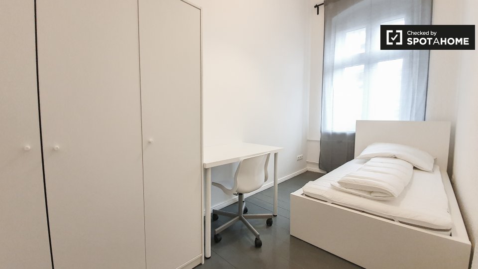 Room, Kottbusser Damm-30, Berlin