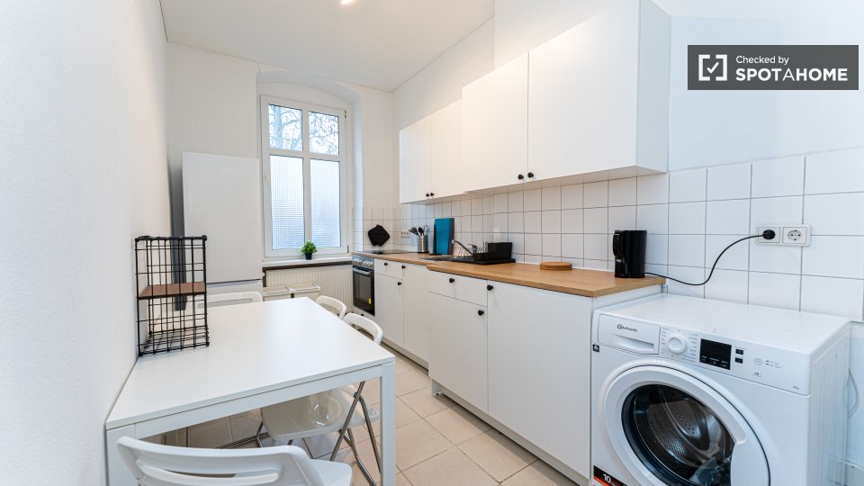 Room, Waldstraße, Berlin