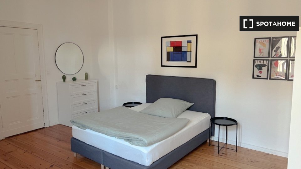 Room, Urbanstraße, Berlin