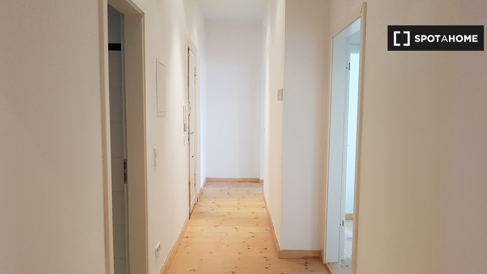Room, Hauptstraße, Berlin
