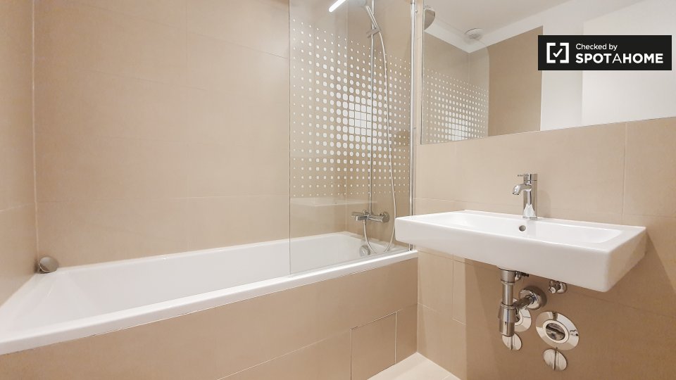 Room, Nazarethkirchstraße, Berlin