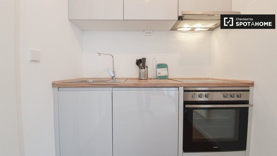 Room, Nazarethkirchstraße, Berlin