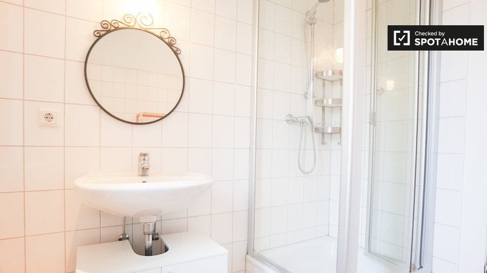 Room, Treskowallee, Berlin