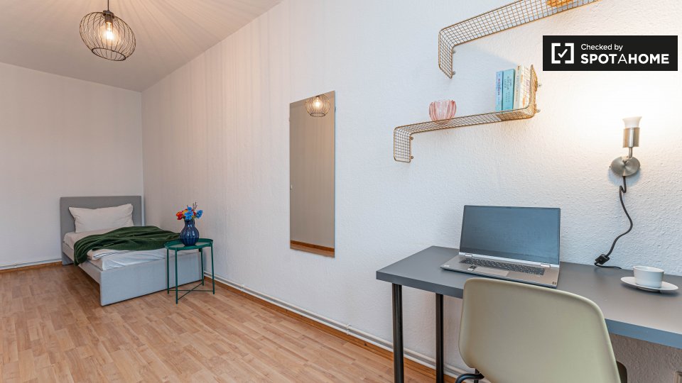Room, Greifswalder Str., Berlin