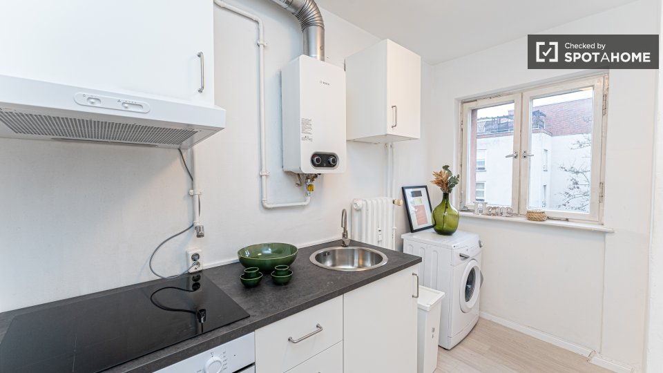 Room, Forckenbeckstraße, Berlin