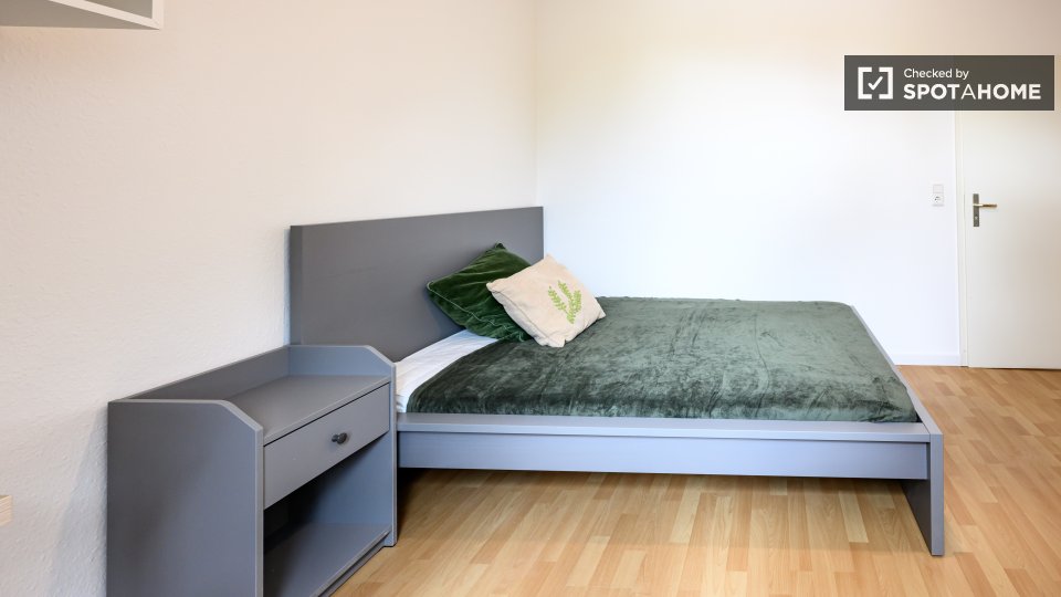 Room, Buckower Damm, Berlin