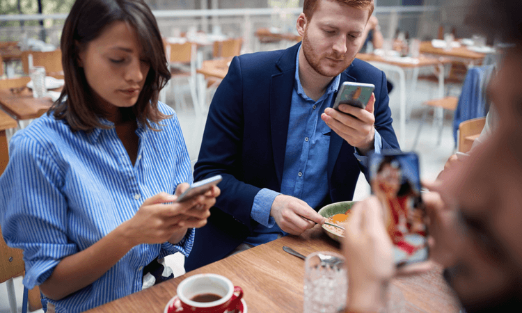 MEPs vote to ban addictive features on smartphone apps
