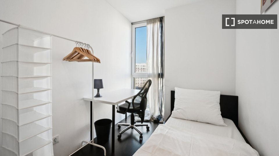 Room, Bernhard-Weiß-Straße-3, Berlin