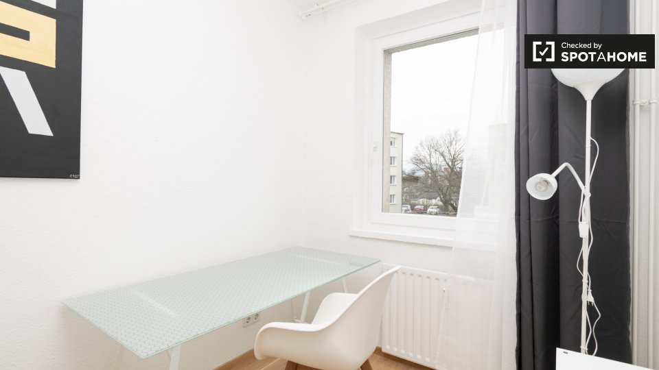 Room, Neltestraße, Berlin