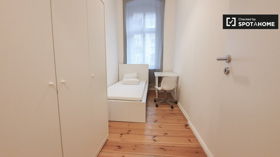 Room, Kottbusser Damm-30, Berlin