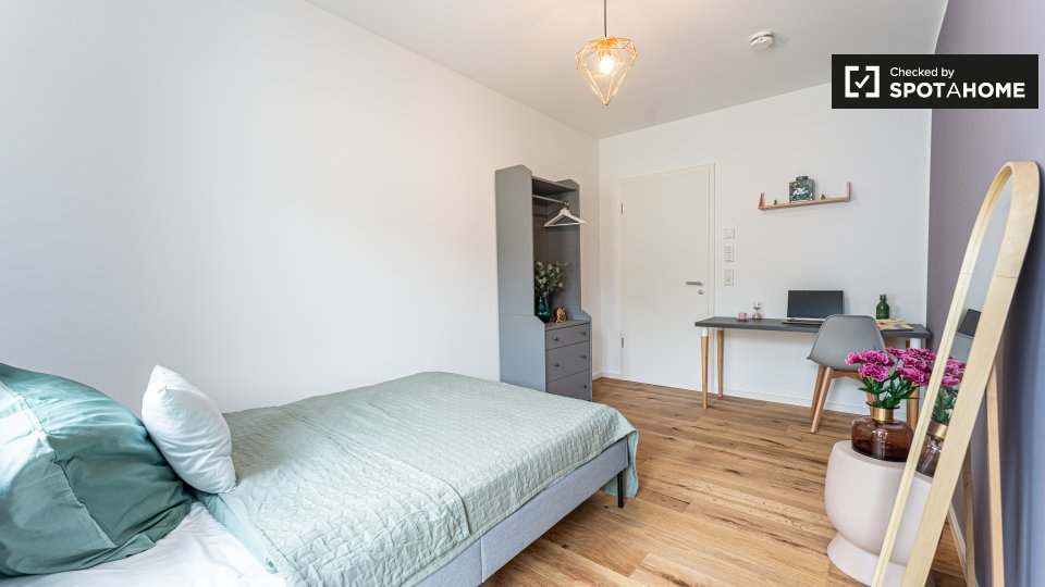 Room, Cunostraße, Berlin