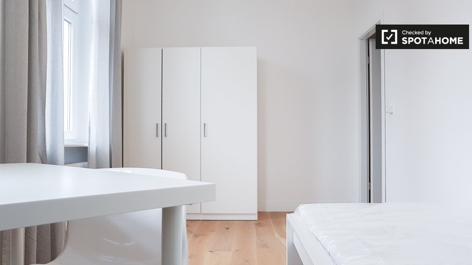 Room, Schulstraße, Berlin
