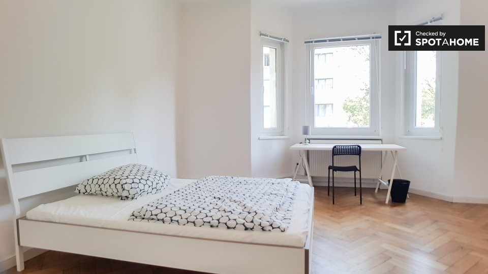 Room, Treskowallee, Berlin