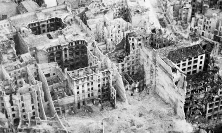 [Video] VE Day: Berlin in ruins at the end of World War II