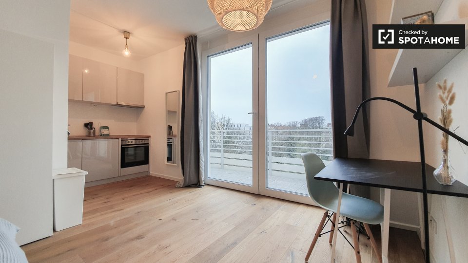 Room, Nazarethkirchstraße, Berlin