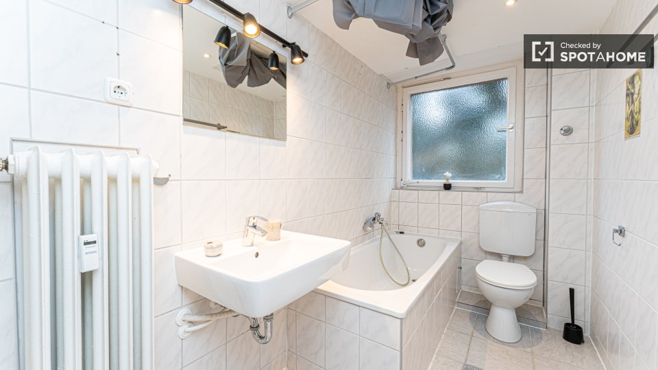 Room, Forckenbeckstraße, Berlin
