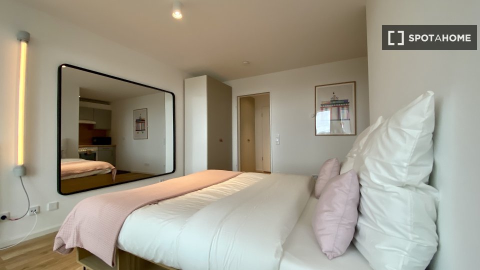 Room, Fischerinsel, Berlin