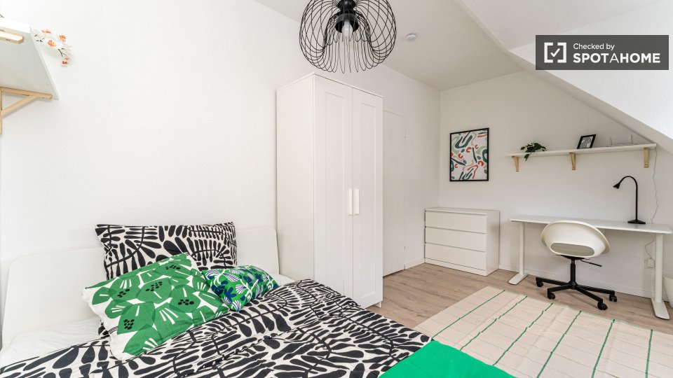 Room, Jüdenstraße, Berlin