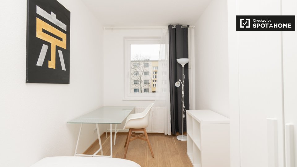 Room, Neltestraße, Berlin