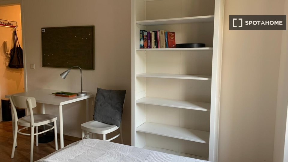Room, Holzhauser Str., Berlin