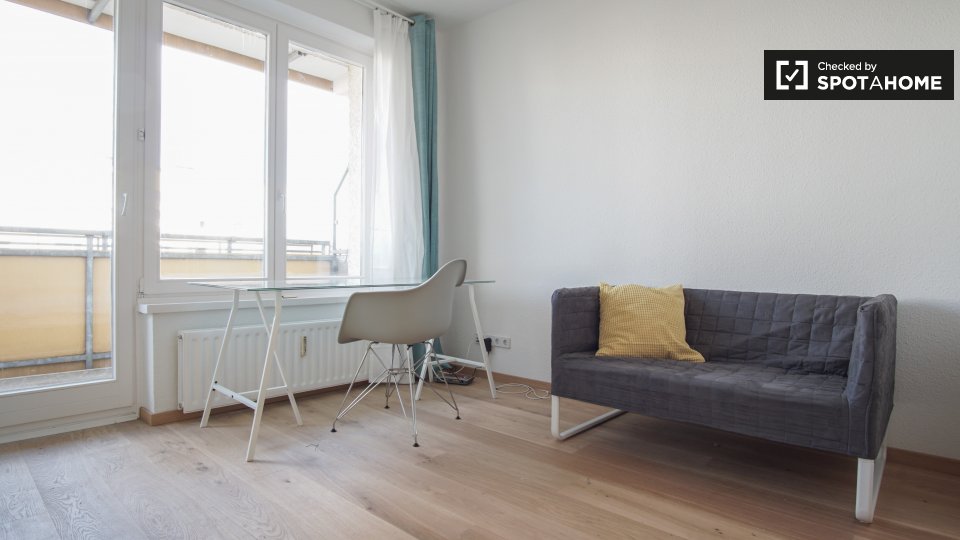 Room, Neltestraße, Berlin