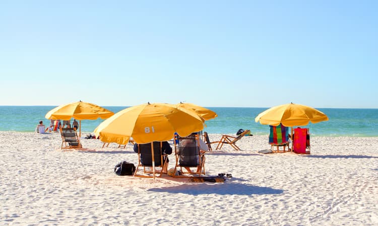 Holiday pay: survey finds huge inequalities in Germany
