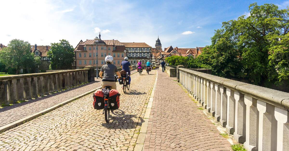 Fordert eine Steuerplakette für Radfahrer, um Fahrräder für die Nutzung deutscher Straßen bezahlen zu lassen