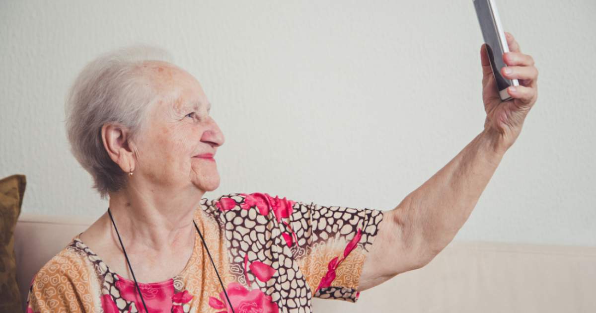 Eine 79-jährige Frau bringt deutsche Betrüger dazu, erwischt zu werden
